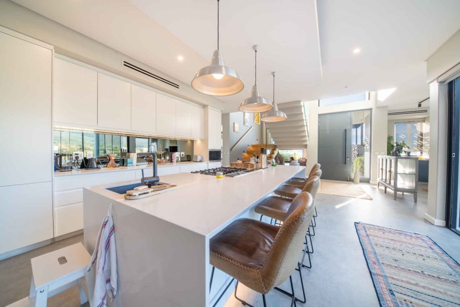 To Let 4 Bedroom Property for Rent in Val De Vie Estate Western Cape